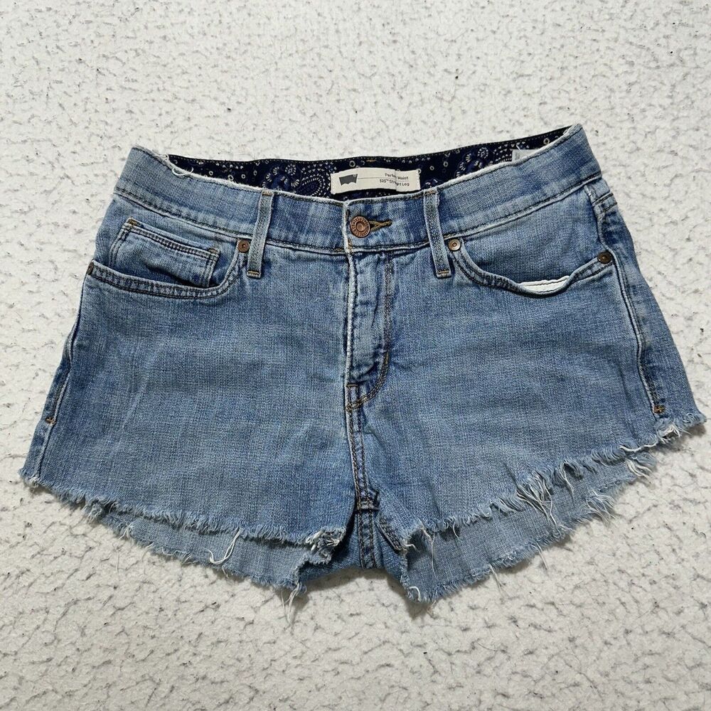 Levi's 525 Straight Women’s 26 Perfect Waist Cut Off Denim 2” Inseam Jean Shorts - Picture 1 of 12